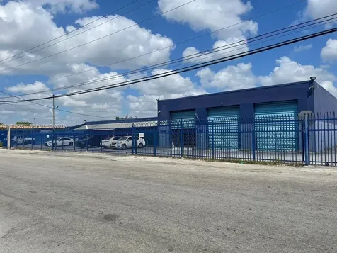3235 NW 41st Street Miami FL 33142