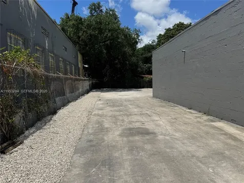 Miami FL 33142