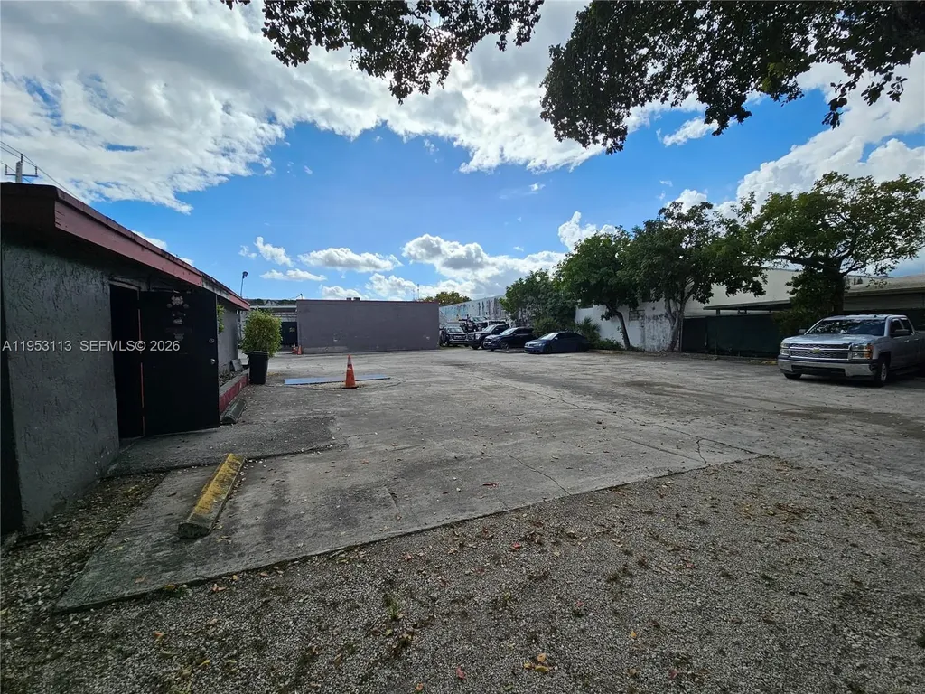 2110 SW 58th Avenue West Park FL 33023