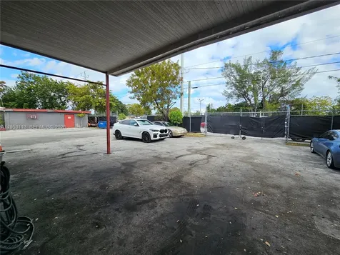 2110 SW 58th Avenue West Park FL 33023