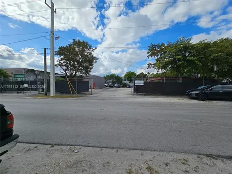 2110 SW 58th Avenue West Park FL 33023