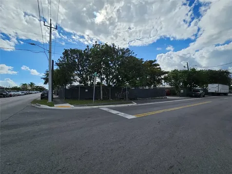 2110 SW 58th Avenue West Park FL 33023