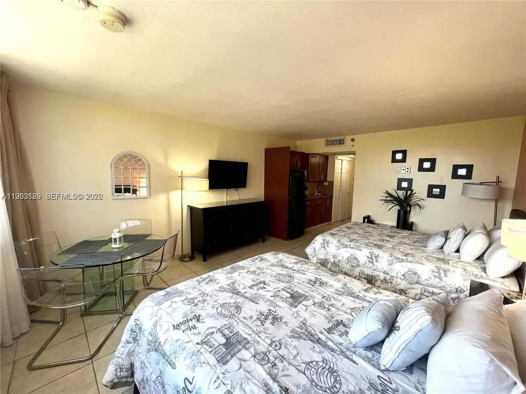 19201 Collins Avenue Sunny Isles Beach FL 33160