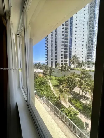 19201 Collins Avenue Sunny Isles Beach FL 33160