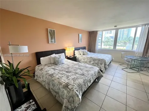 19201 Collins Avenue Sunny Isles Beach FL 33160