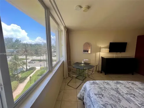 19201 Collins Avenue Sunny Isles Beach FL 33160