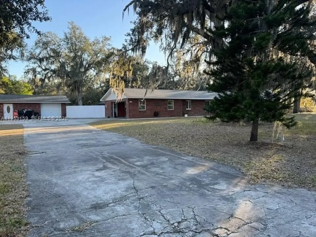 1221 SW Stakes Street Other City - In The State Of Florida FL 34266