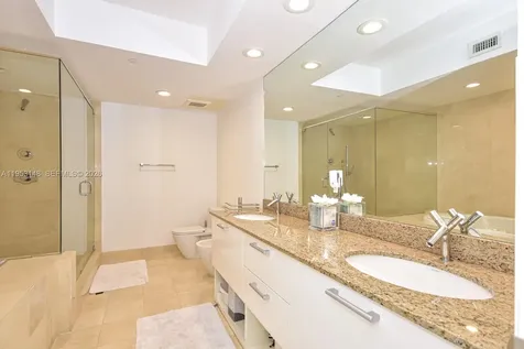 17201 Collins Avenue Sunny Isles Beach FL 33160