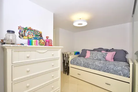 17201 Collins Avenue Sunny Isles Beach FL 33160