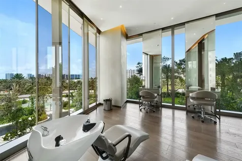 18975 Collins Avenue Sunny Isles Beach FL 33160
