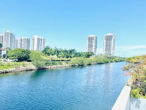 3675 N Country Club Drive Aventura FL 33180