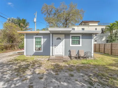 607 SW 10th Street Fort Lauderdale FL 33315