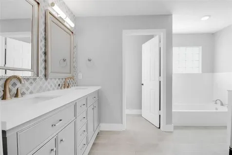 9008 SW 211th Lane Cutler Bay FL 33189