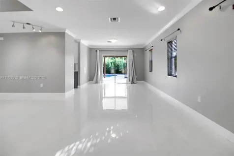 9008 SW 211th Lane Cutler Bay FL 33189