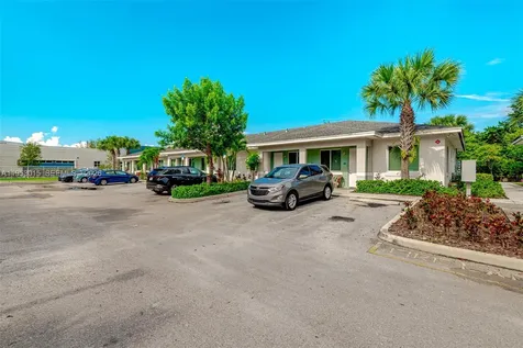 20690 NW 27 Avenue Miami Gardens FL 33056