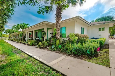 20690 NW 27 Avenue Miami Gardens FL 33056