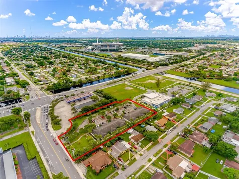 20690 NW 27 Avenue Miami Gardens FL 33056