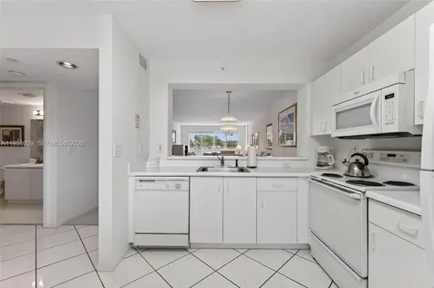 9525 Weldon Circle Tamarac FL 33321