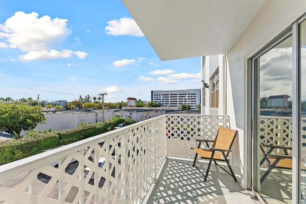 16465 NE 22nd Avenue North Miami Beach FL 33160