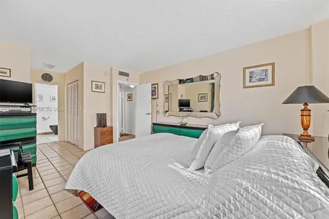16465 NE 22nd Avenue North Miami Beach FL 33160