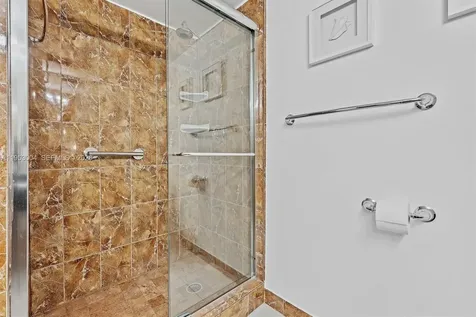 16465 NE 22nd Avenue North Miami Beach FL 33160