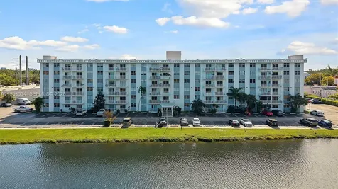 16465 NE 22nd Avenue North Miami Beach FL 33160