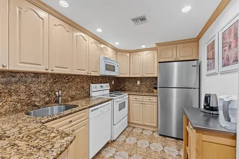 16465 NE 22nd Avenue North Miami Beach FL 33160