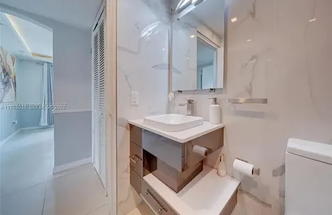 801 E 16th Place Hialeah FL 33010