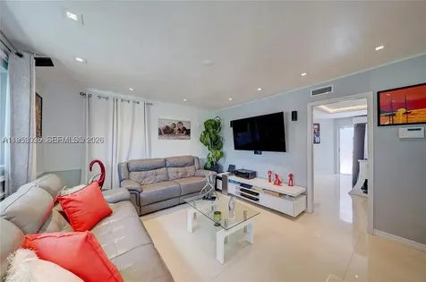 801 E 16th Place Hialeah FL 33010