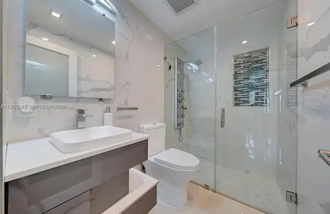 801 E 16th Place Hialeah FL 33010
