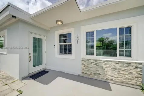801 E 16th Place Hialeah FL 33010