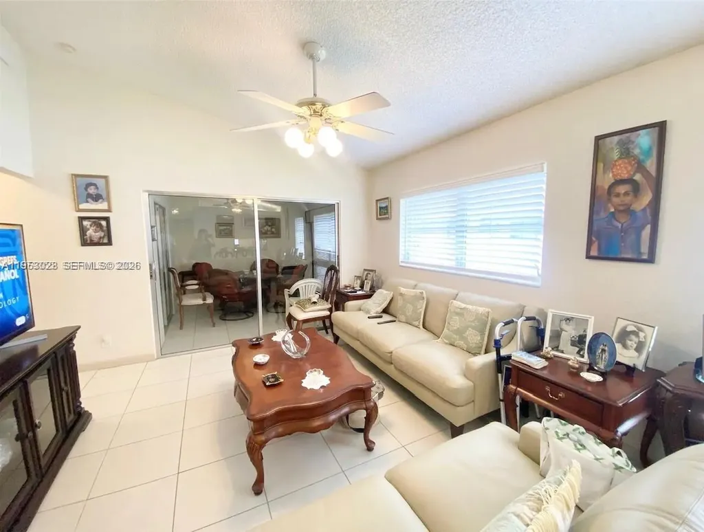 8089 Sweetbriar Way Boca Raton FL 33496