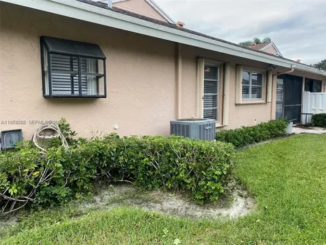 8089 Sweetbriar Way Boca Raton FL 33496