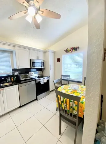 8089 Sweetbriar Way Boca Raton FL 33496