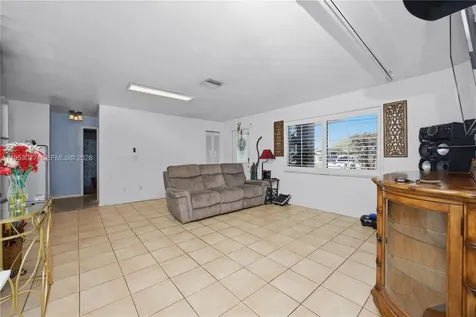 1526 NE 4th Terrace Cape Coral FL 33909