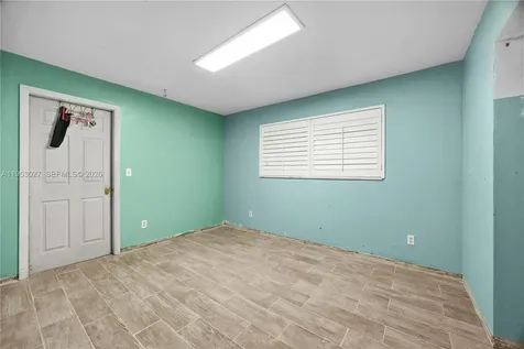 1526 NE 4th Terrace Cape Coral FL 33909