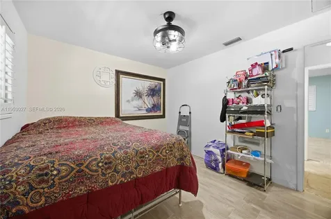 1526 NE 4th Terrace Cape Coral FL 33909