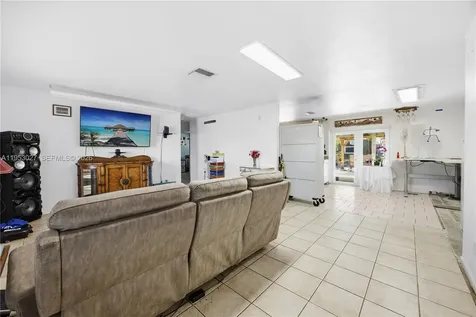 1526 NE 4th Terrace Cape Coral FL 33909