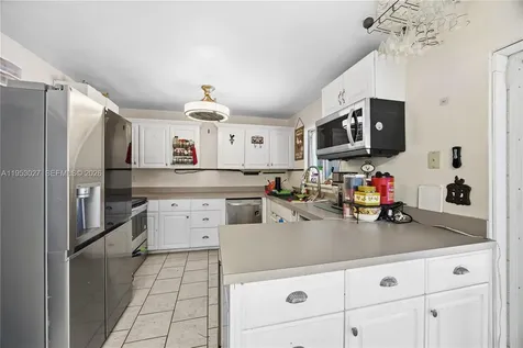 1526 NE 4th Terrace Cape Coral FL 33909