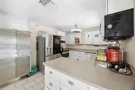 1526 NE 4th Terrace Cape Coral FL 33909