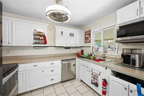 1526 NE 4th Terrace Cape Coral FL 33909