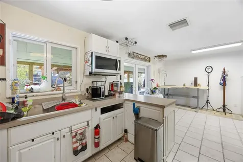 1526 NE 4th Terrace Cape Coral FL 33909