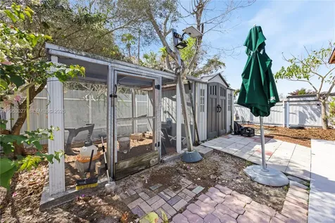 1526 NE 4th Terrace Cape Coral FL 33909