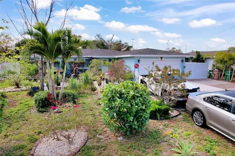 1526 NE 4th Terrace Cape Coral FL 33909