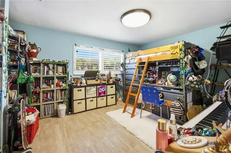 1526 NE 4th Terrace Cape Coral FL 33909