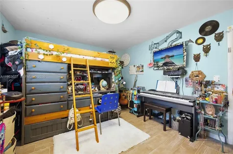1526 NE 4th Terrace Cape Coral FL 33909