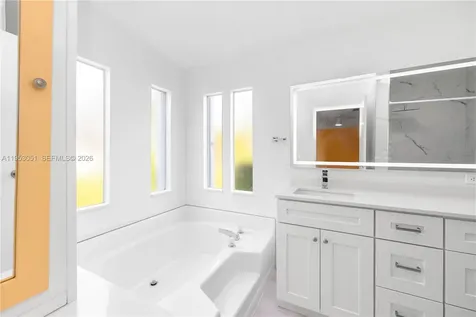 5611 SW 32nd Terrace Dania Beach FL 33312