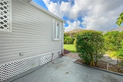 5611 SW 32nd Terrace Dania Beach FL 33312