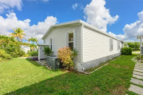 5611 SW 32nd Terrace Dania Beach FL 33312