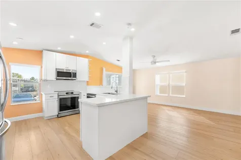 5611 SW 32nd Terrace Dania Beach FL 33312